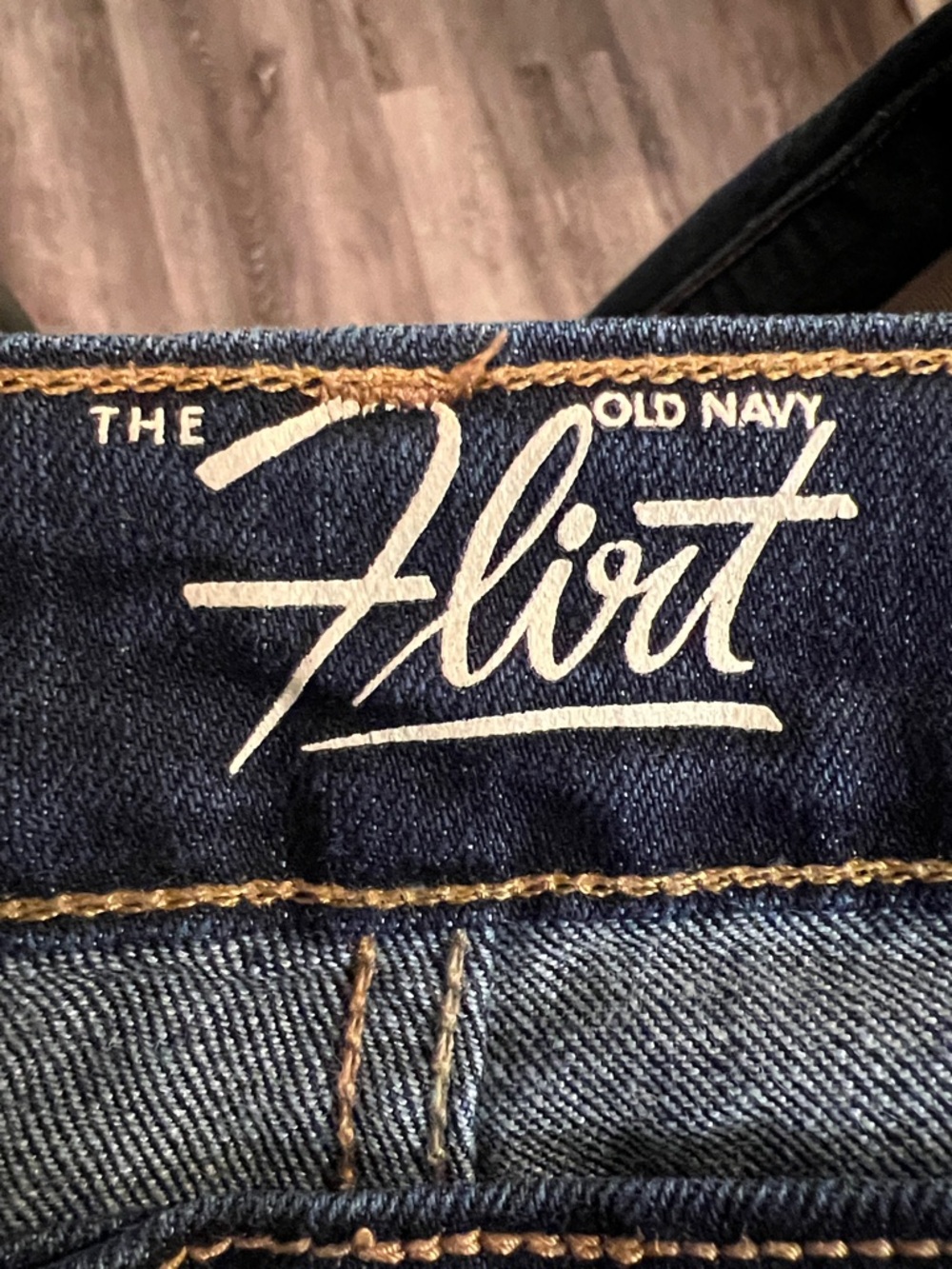 Old Navy Flirt Bootcut Jeans Women’s 16 Short Dark Wash Mid Rise Stretch - Picture 7 of 10